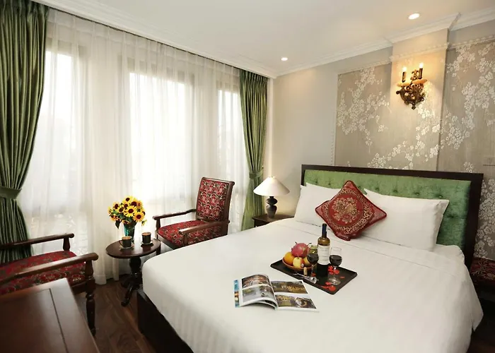 Golden Sail Hotel