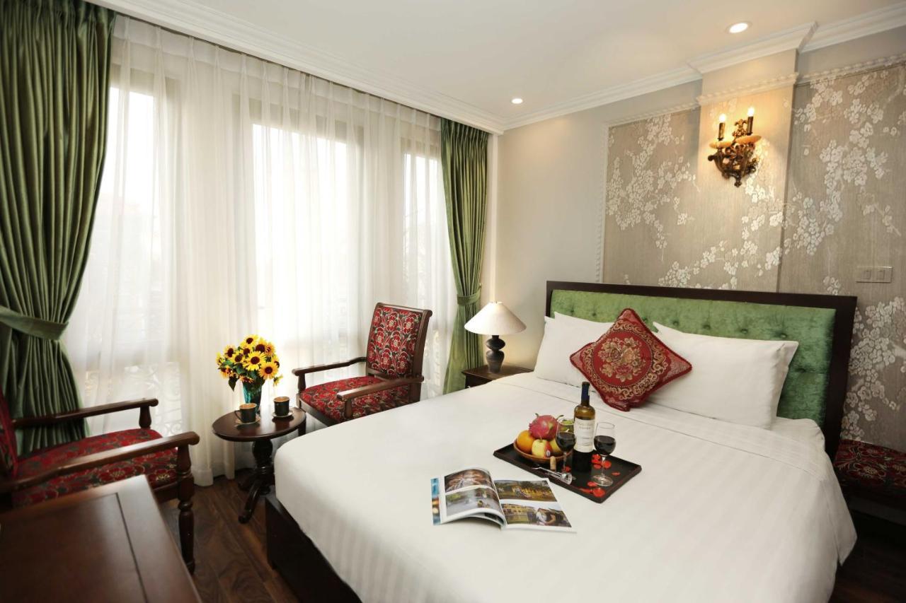 Golden Sail Hotel 4*