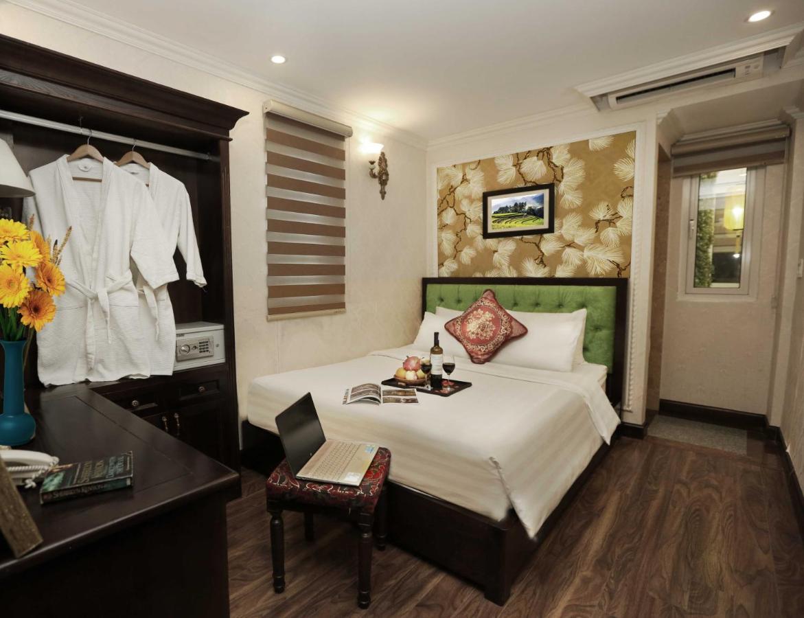 Golden Sail & Hotel 4*